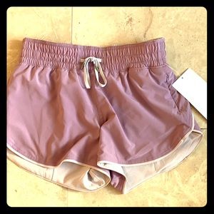 Lululemon choose a side MR short 3”